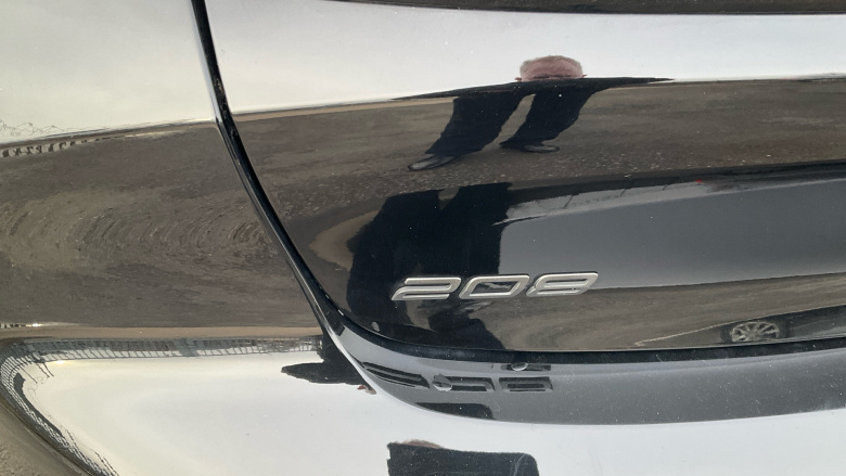 Peugeot 208 1.2 PureTech 100 Allure 5dr Petrol Hatchback